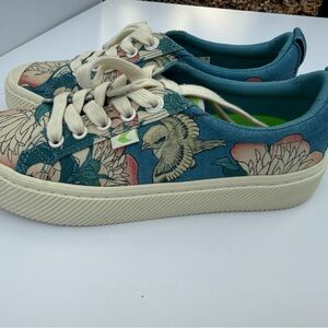 CARIUMA + HOKUSAI OCA LOW PEONIES AND CANARY PRINT CANVAS SNEAKER | Women’s Sz 7